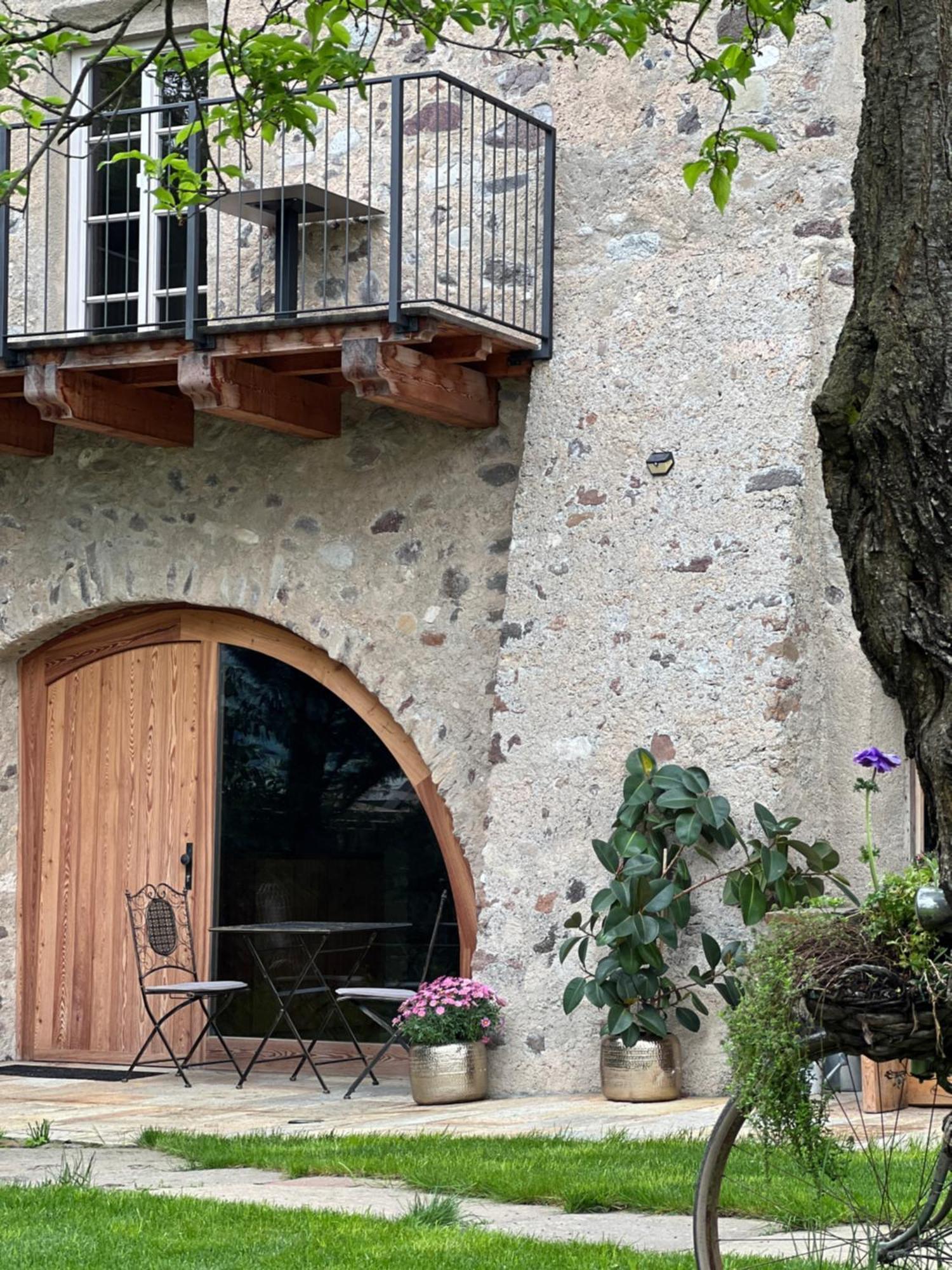St. Vigilius Modern Historic Apartments Nalles Bagian luar foto